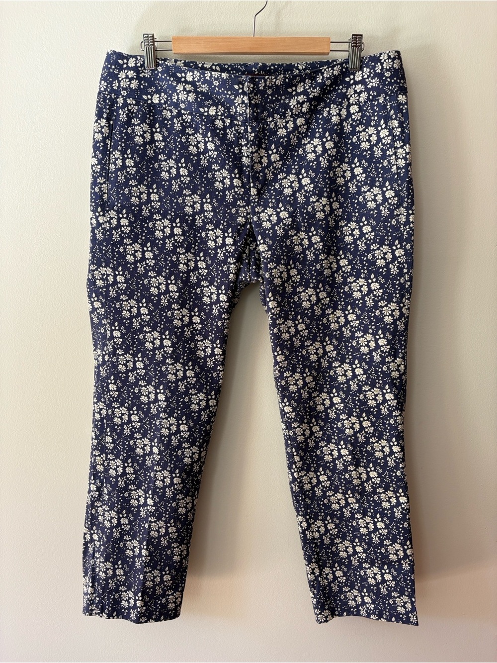 Lord & Taylor Liberty Floral Pants Navy Blue White Size 14